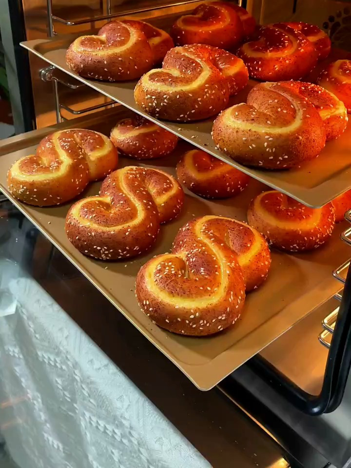 海苔肉松面包 咸香松软 百吃不腻 