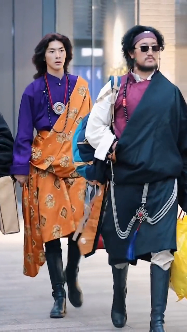 男人的腰带别乱买,试试这款卡帝乐鳄鱼官方正品真皮腰带,高端大气,时尚设计魅力倍增