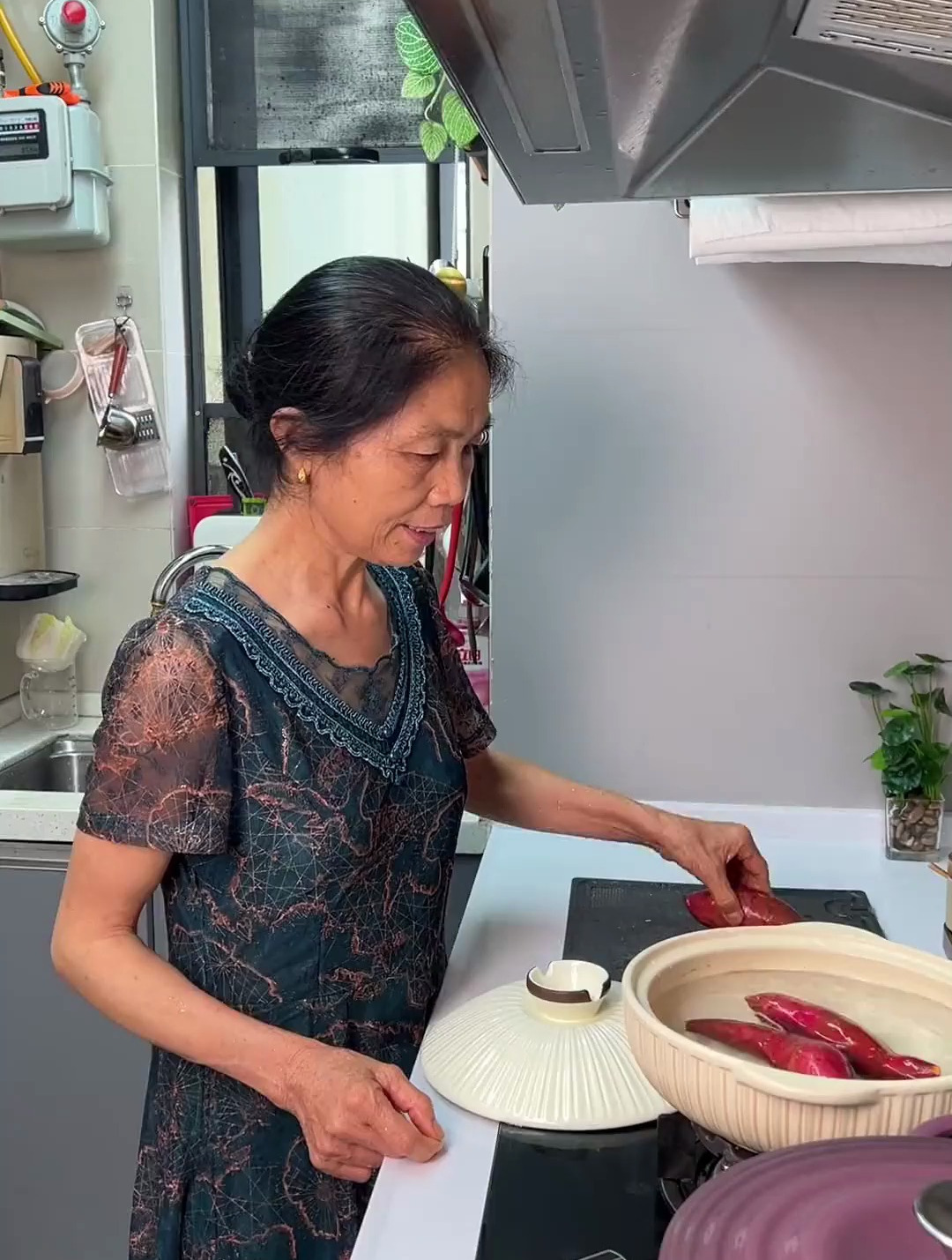 家有好婆婆,每天给孩子做早餐不重样,今天打卡和排骨汤面!