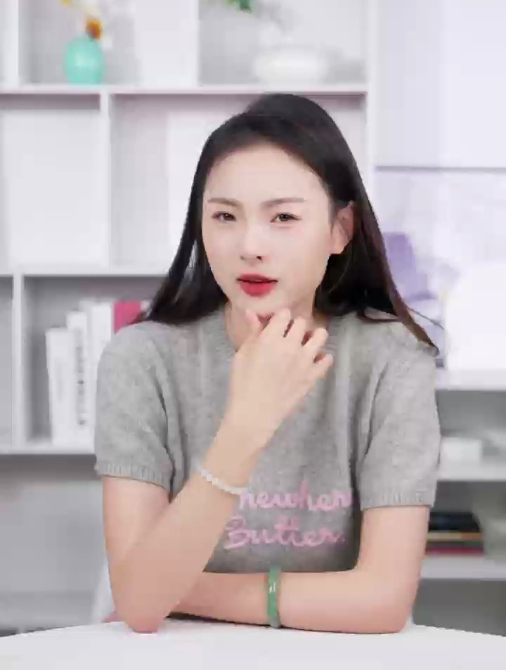 丫头,听说你很喜欢沉思,以后不用了,因为你的司来了!桃李面包