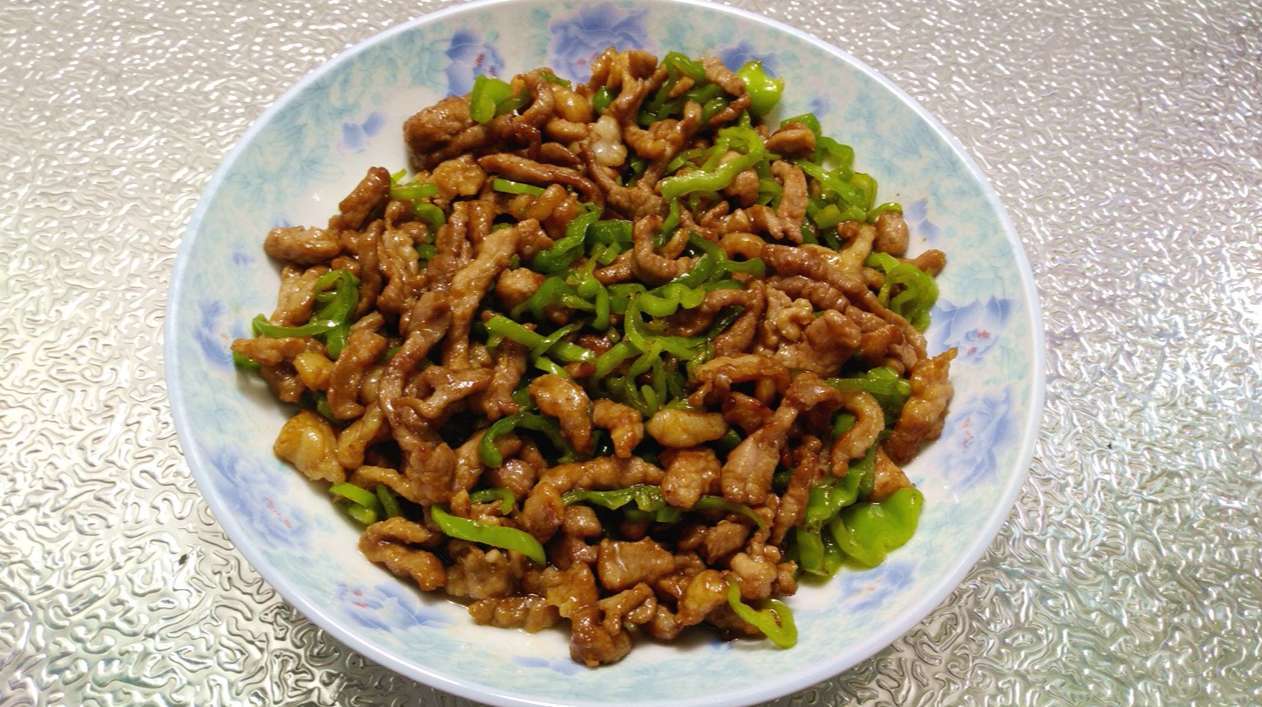 《青椒炒肉丝》的烧制流程(沪语版+文字简介)