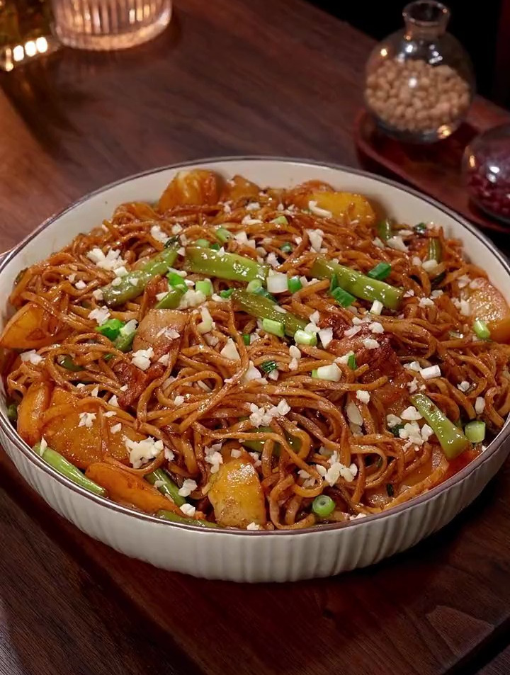 这才是正宗的家常卤面