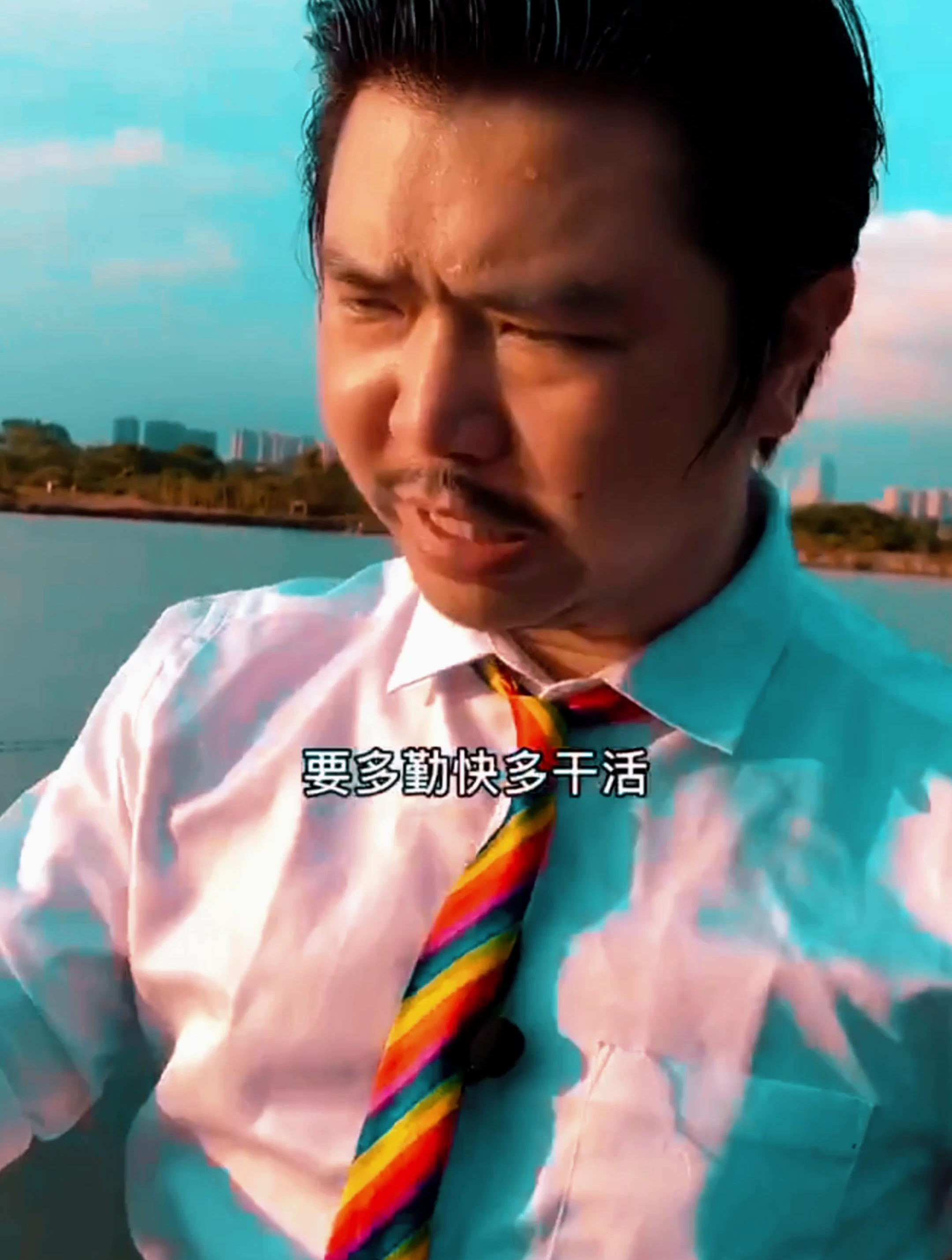 每天都要给员工灌点正能量鸡汤