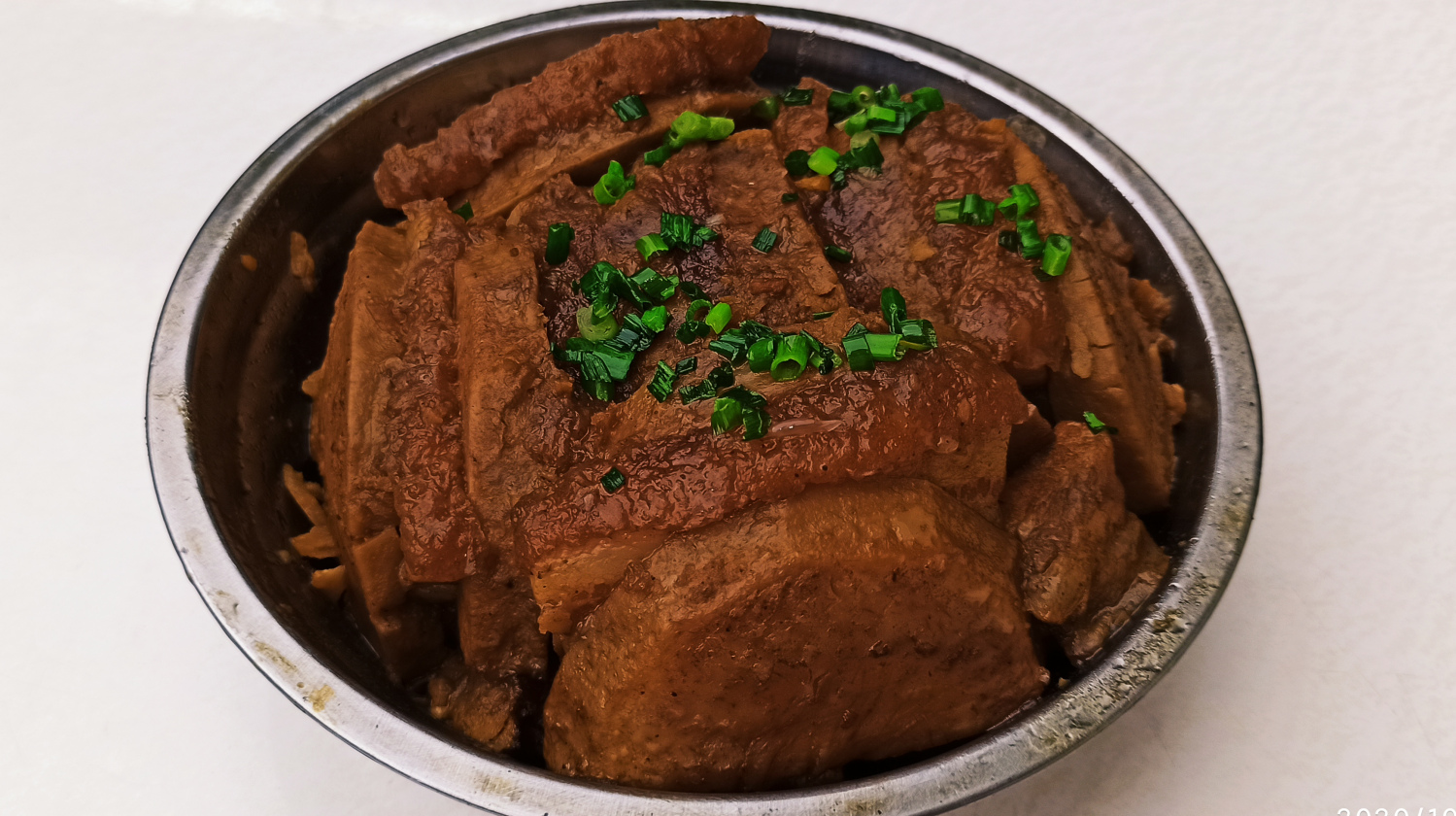 广西酒席少不了这道传统名菜香芋扣肉,师傅连五香料配方都告诉你