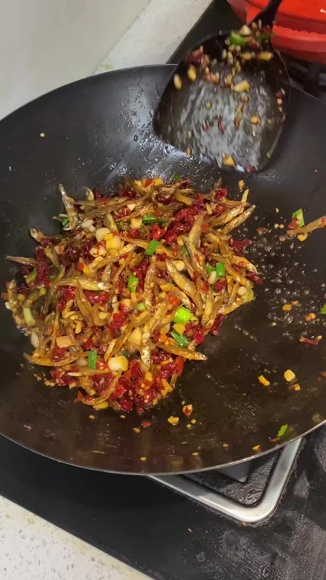 辣椒炒小鱼干,真的巨巨巨下饭