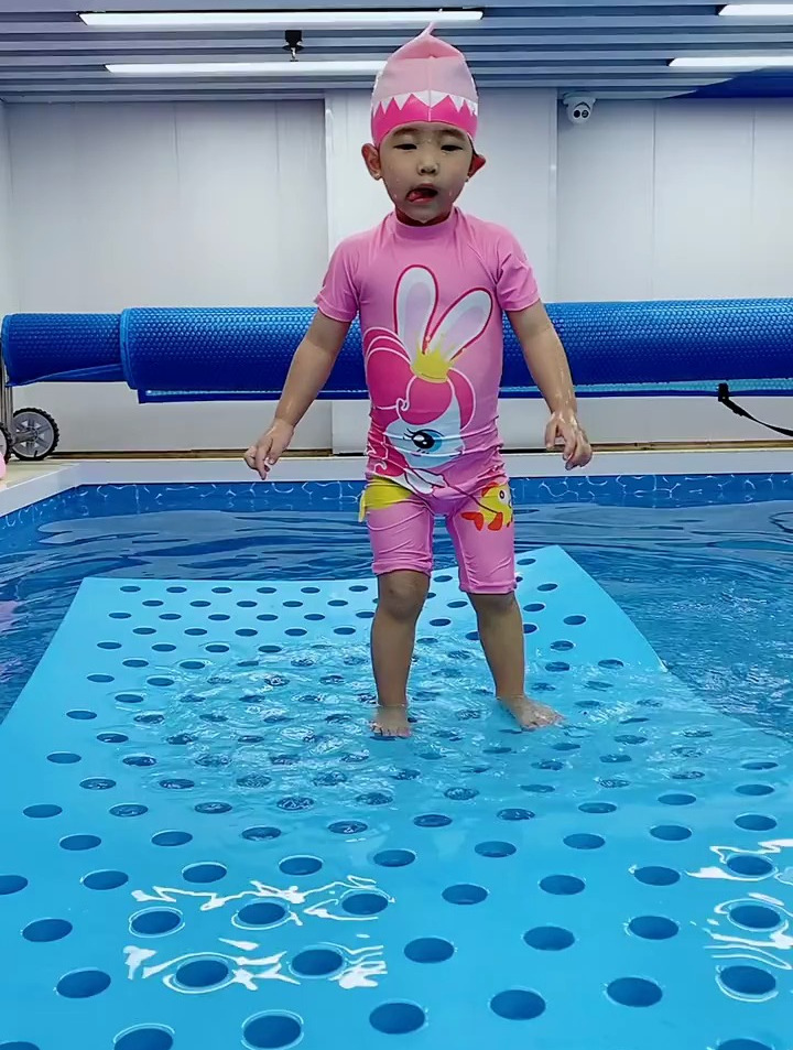2岁3个月女宝宝开始了喔