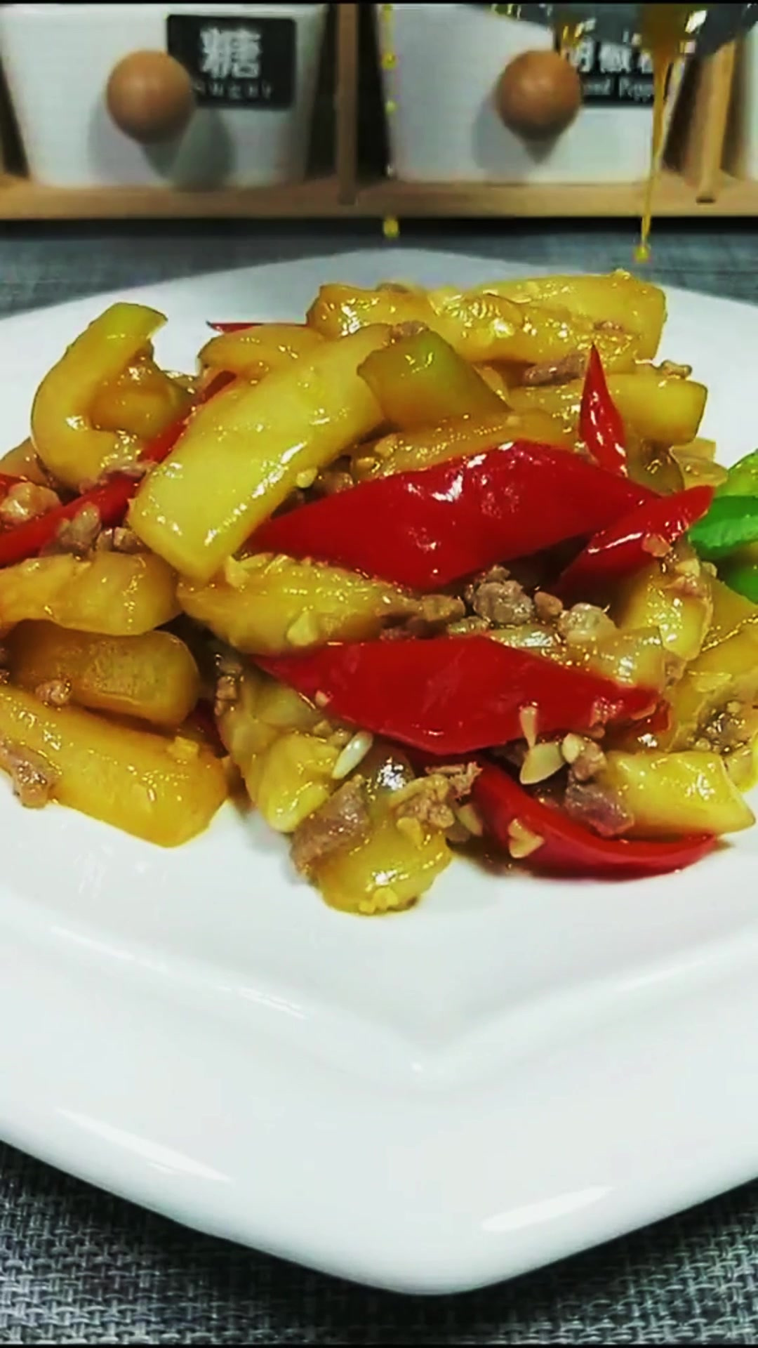 瓠子瓜像我这样切,皮还可以炒辣椒