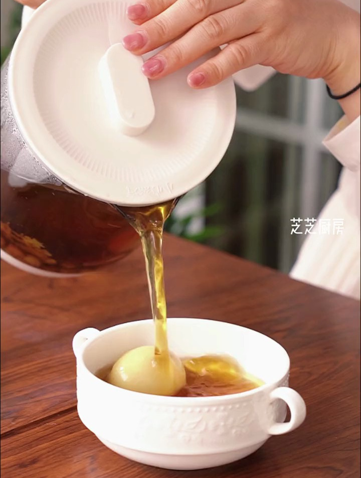 女孩子想要看起来年轻,素颜也红粉菲菲,这个桃红四物汤要喝起来