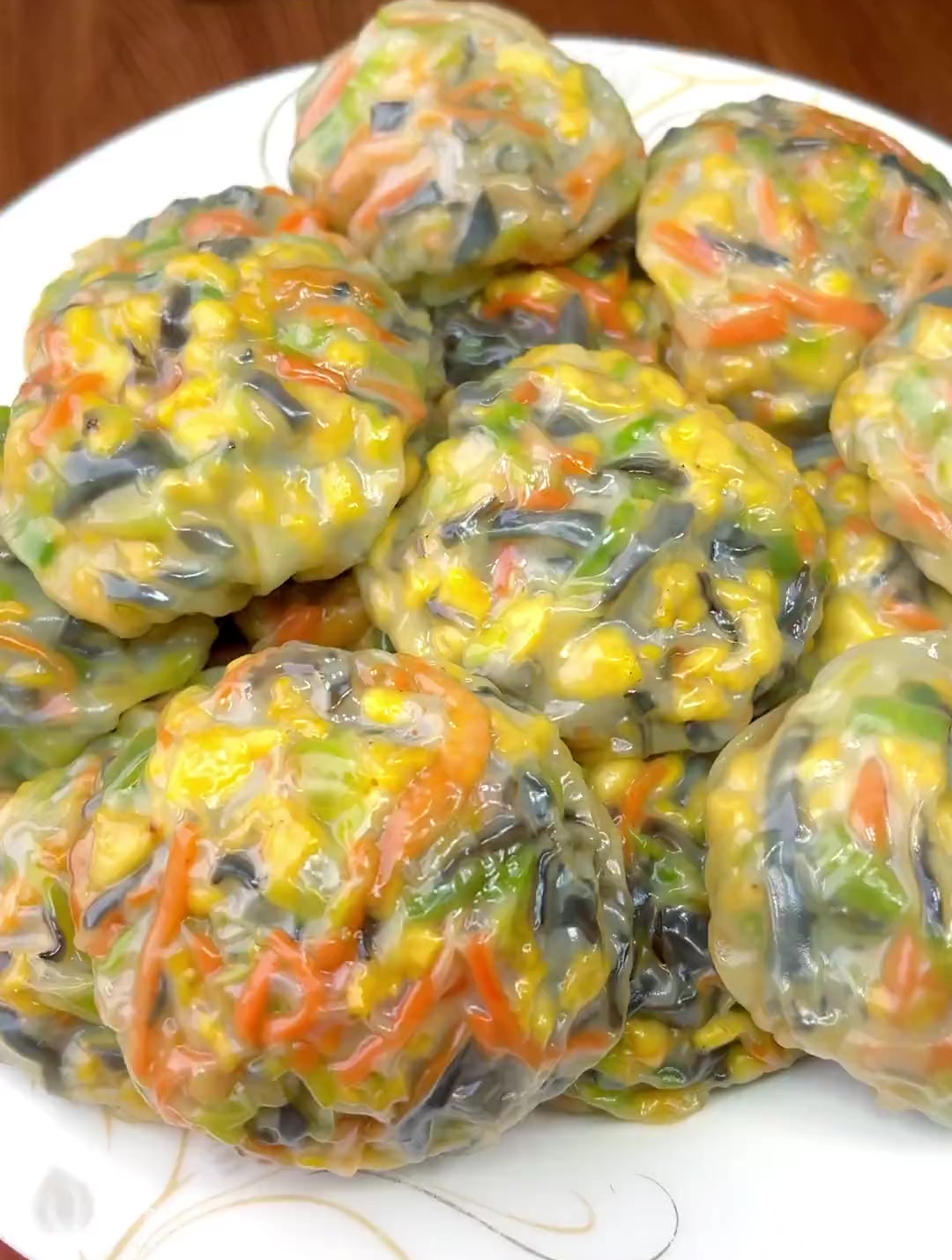 孩子不爱吃蔬菜,可以试试这个三鲜蔬菜包,皮薄馅大,营养又美味