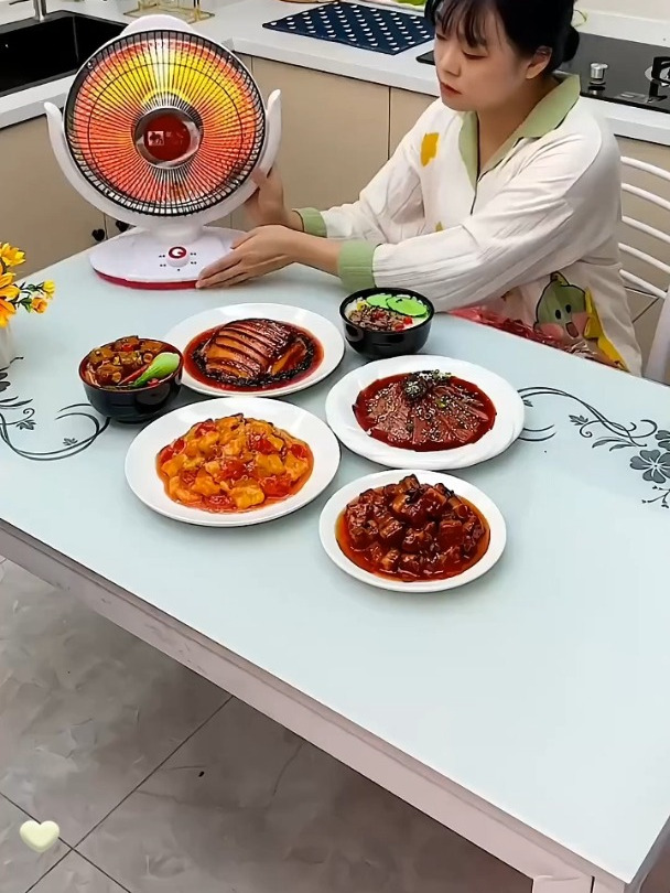 天冷了做好的饭菜容易凉,试试这个保温菜罩,温再也不用吃凉的了