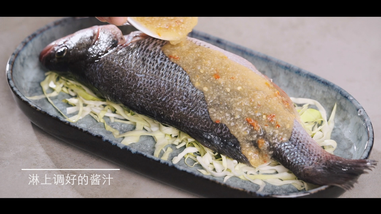 泰式烤柠檬鱼和烤猪颈肉做法,千万不要错过哦