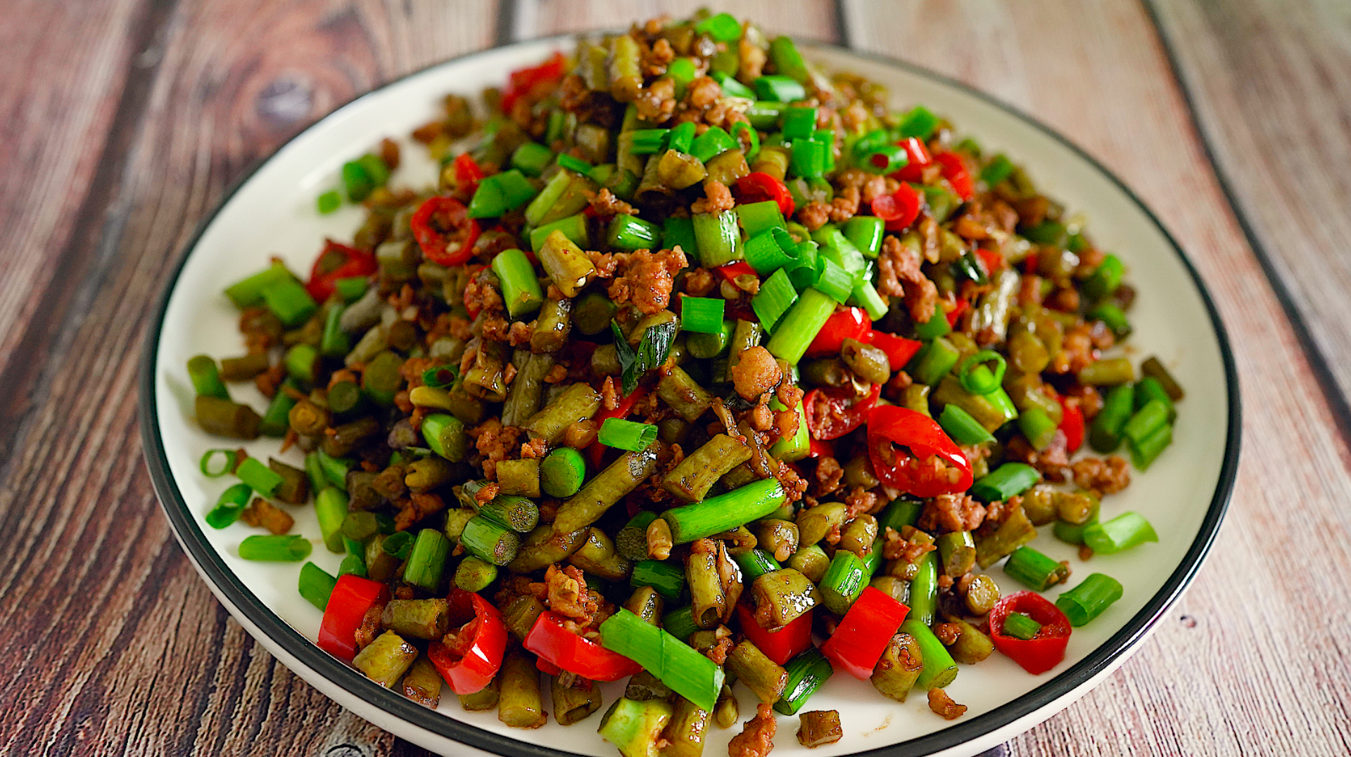 下饭神器酸豆角炒肉末,酸辣开胃做法简单,全家老少都喜欢吃