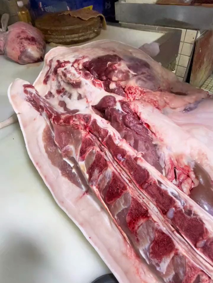 后腿肉分割视频。讲的不好大家见谅