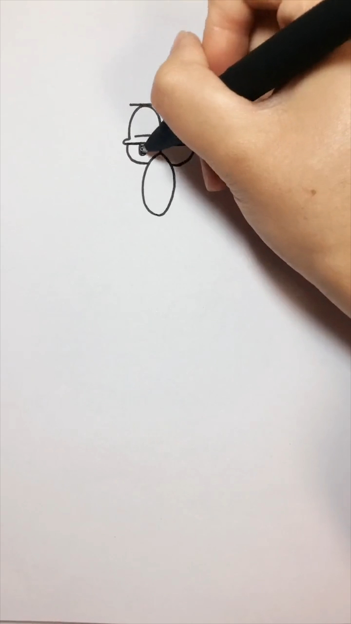 一起来画画,海绵宝宝系列之——章鱼哥,大家喜欢章鱼哥吗?