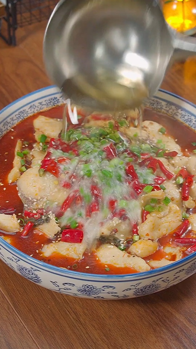 在家也能做的家庭版水煮鱼,简单易学,比饭店还好吃