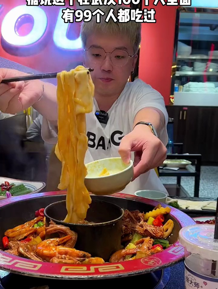 我在武汉一般都是不吃鸭爪的,但这家鸭爪真的是个例外!