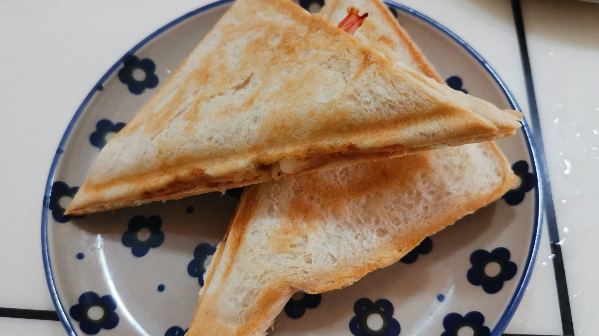 孩子非常喜欢吃的一款早餐,10分钟搞定,培根鸡蛋三明治营养好吃