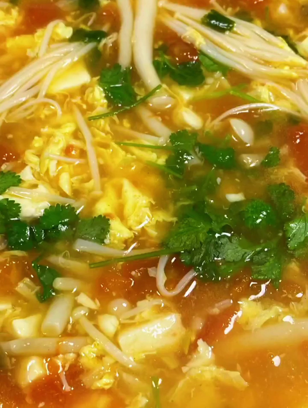 简单又好喝,暖心又暖胃的西红柿菌菇豆腐汤