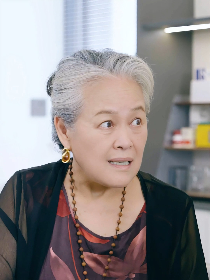 闪婚后夫人每天都在线打脸 70