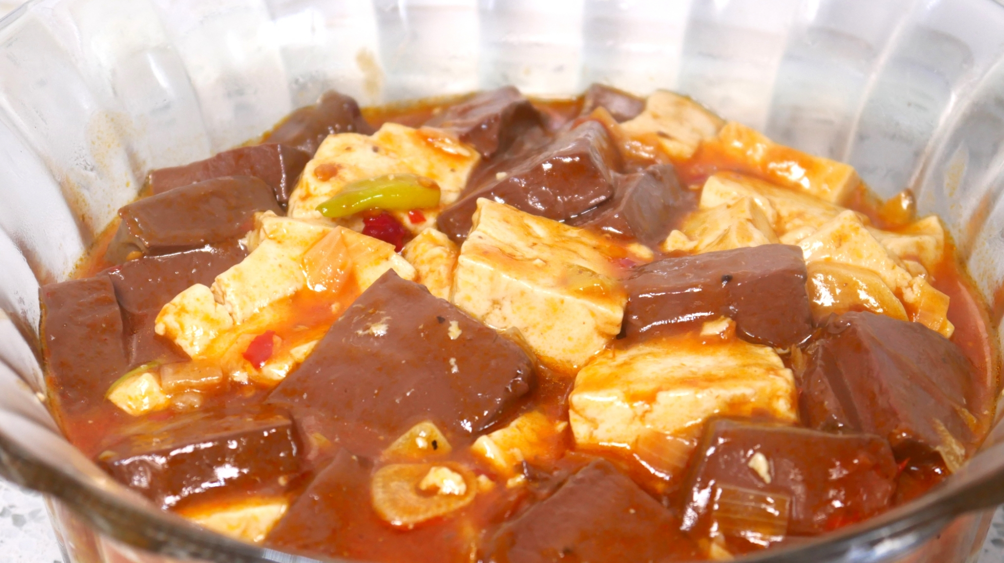 鸭血和豆腐放一起,没想到这么好吃,口感嫩滑开胃下饭,给肉不换