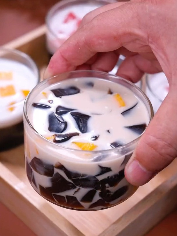 夏日饮品,自制烧仙草奶茶