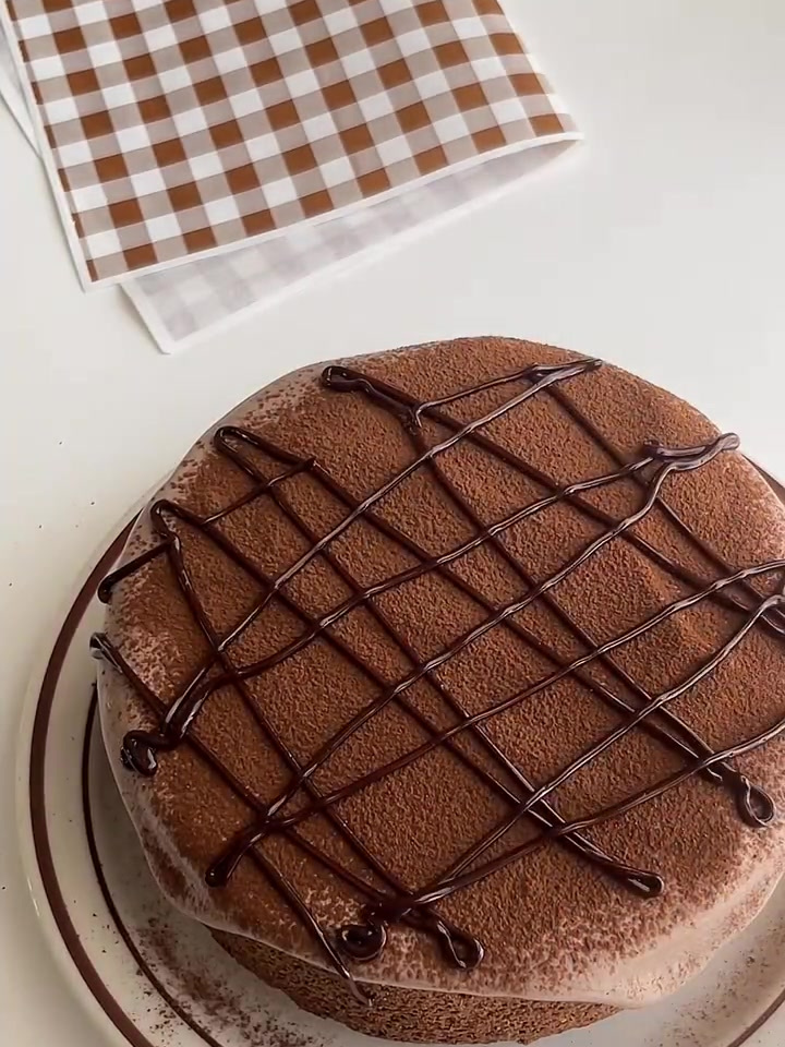 一口爆浆的巧克力脏脏蛋糕浓郁丝滑超好吃松软的巧克力蛋糕