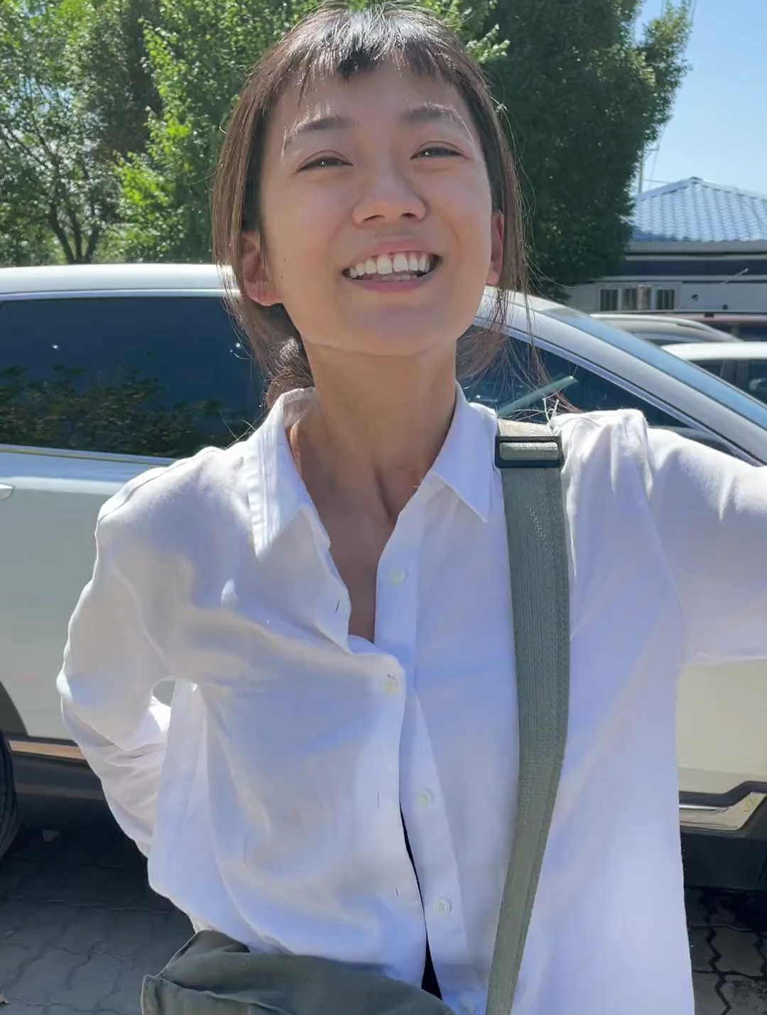 台湾姑娘第一次来新疆,在沙湾吃到了正宗大盘鸡,大盘鸡的发源地