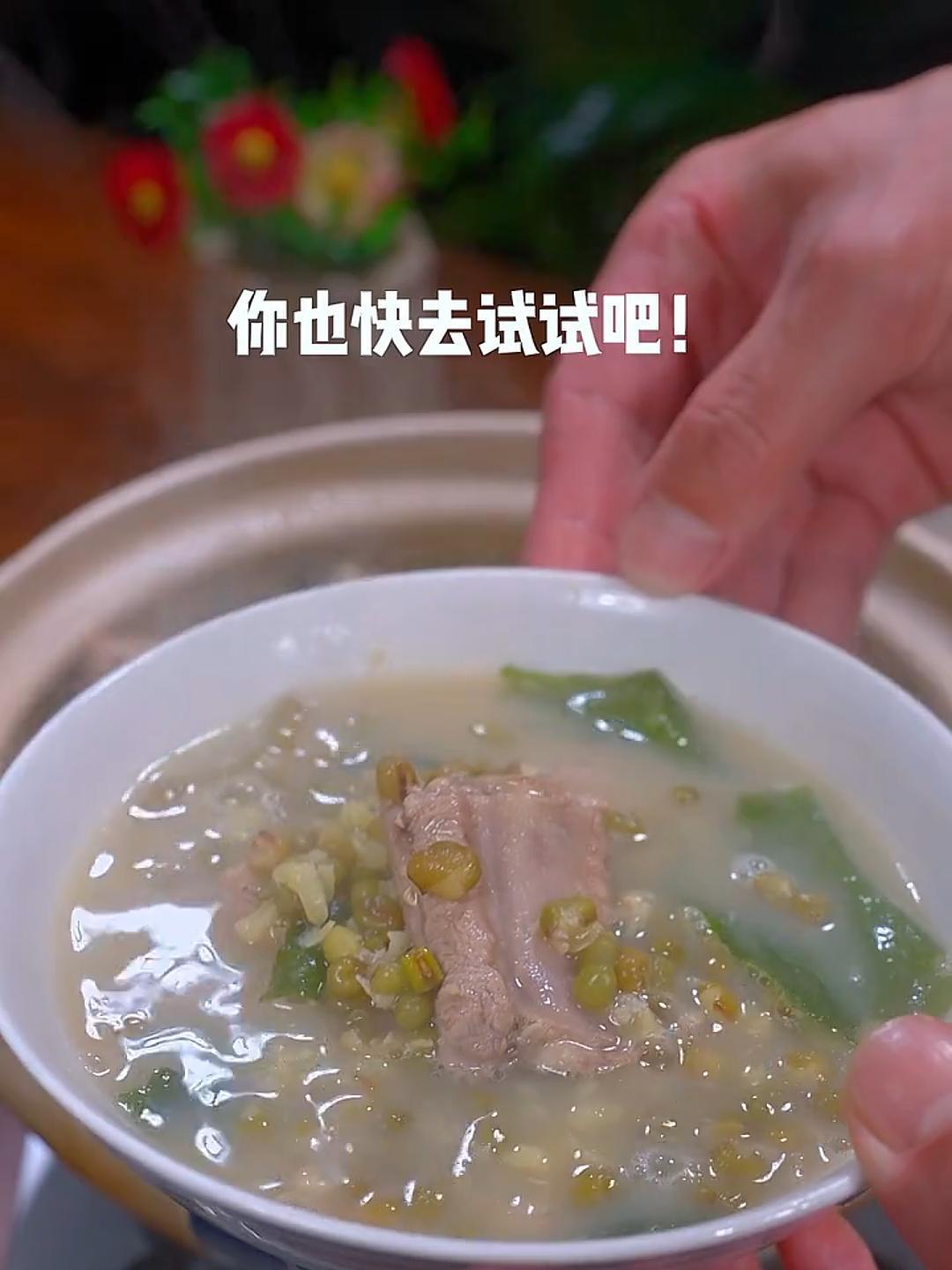 排骨汤不仅好喝,非常适合晚上睡觉容易出汗的小朋友