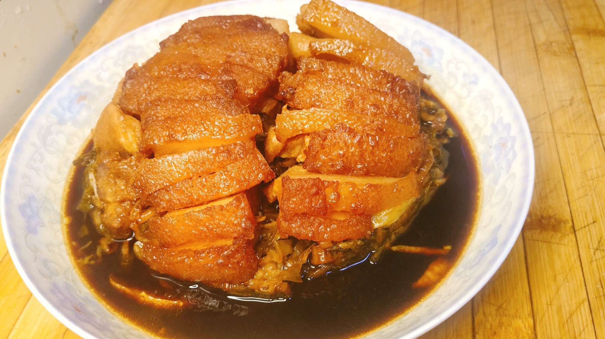 酸菜扣肉正宗做法,肉肥而不腻,酸菜酸爽开胃,上桌瞬间被抢光