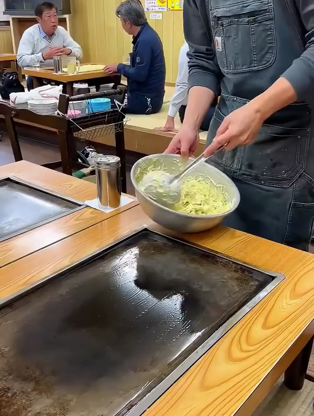 这才是正宗的大阪烧,蔬菜多多也好吃,之前吃的瞬间不香了!