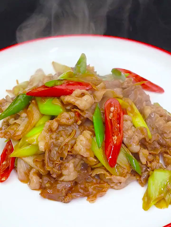 家常菜系列之葱爆羊肉卷,精彩美食持续更新