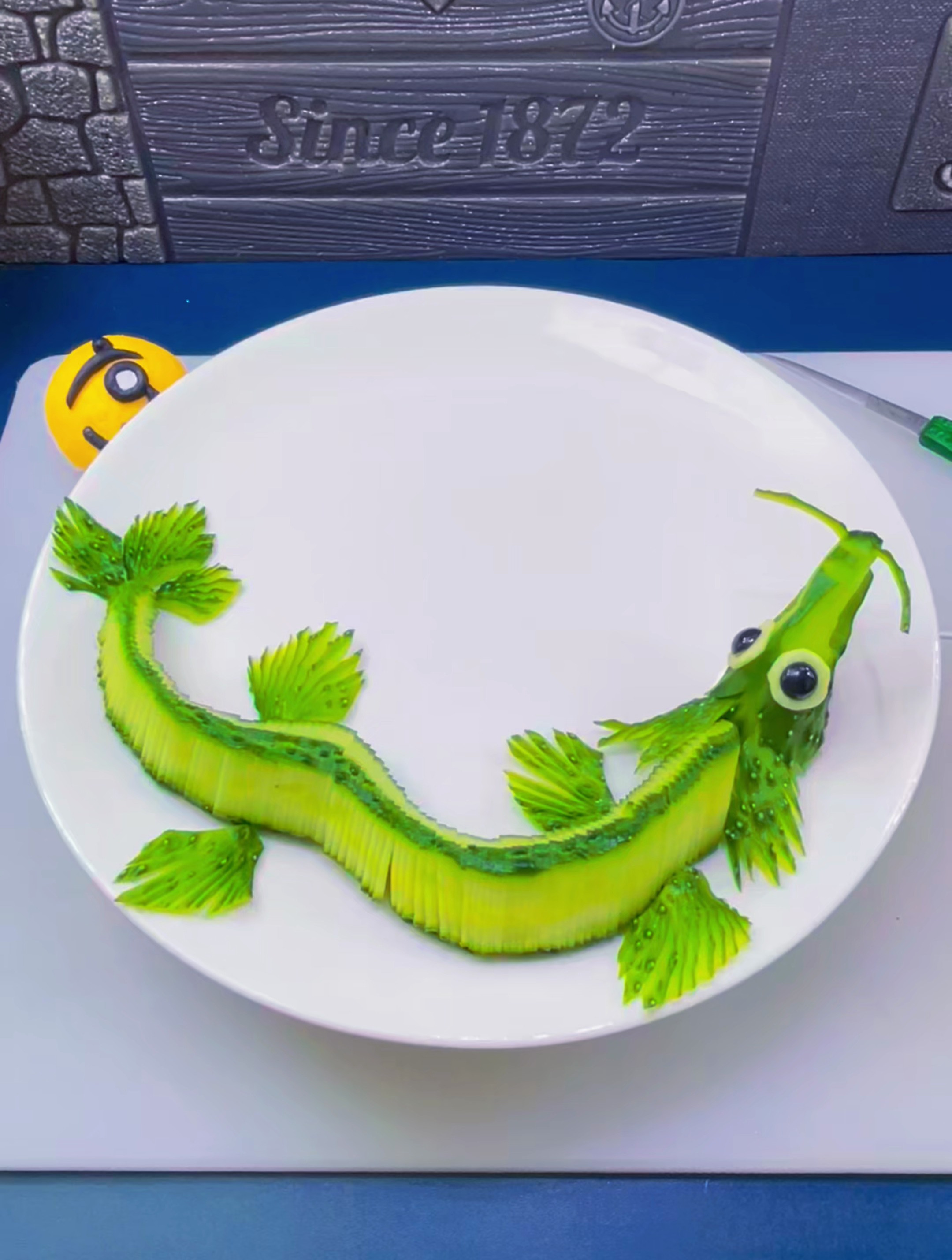 龙年大吉年夜饭黄瓜创意盘饰创意摆盘技巧,家常菜秒变星级大餐