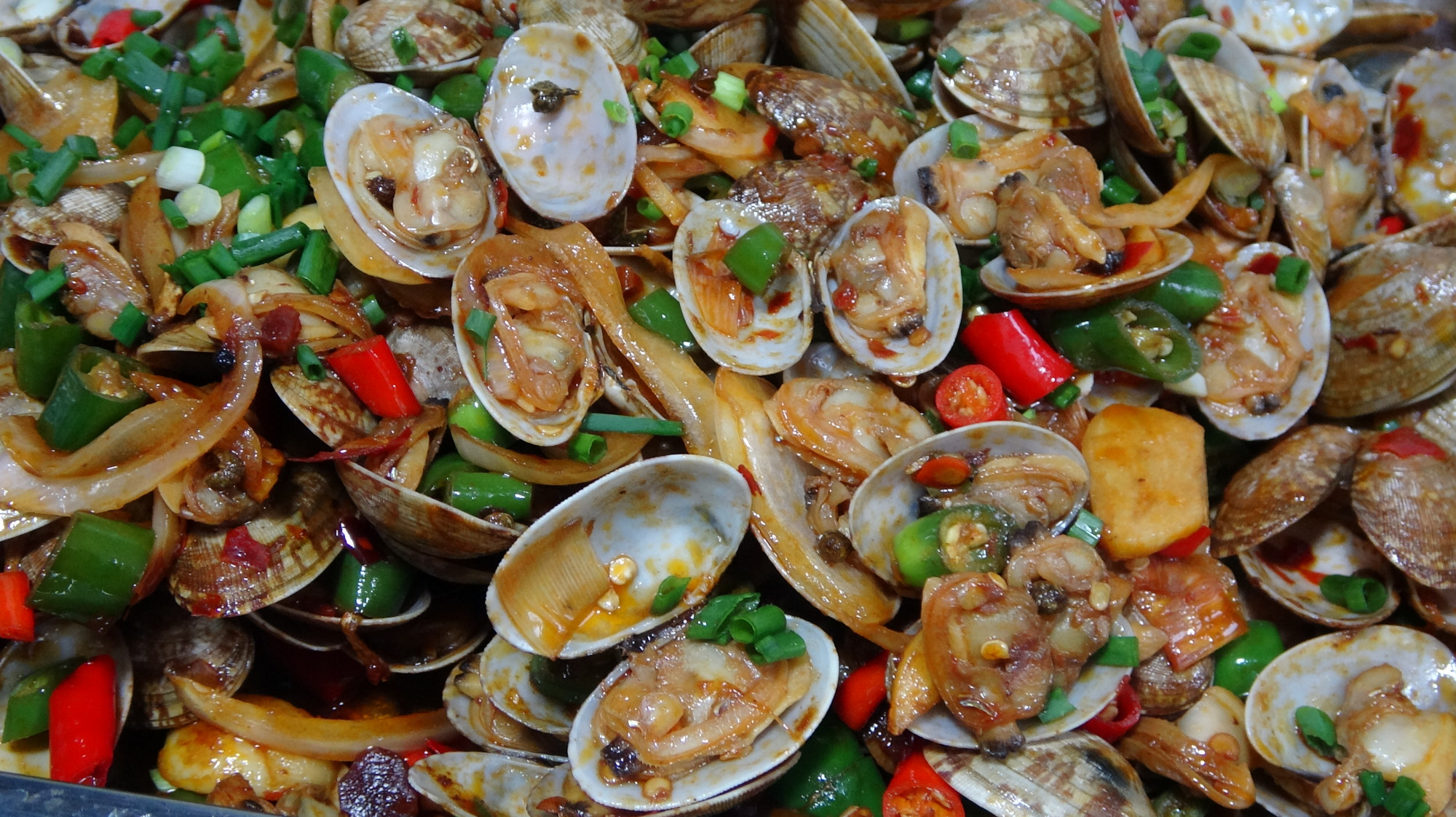 这才是花蛤最好吃的做法,麻辣鲜香,越吃越过瘾,三斤不够吃哦