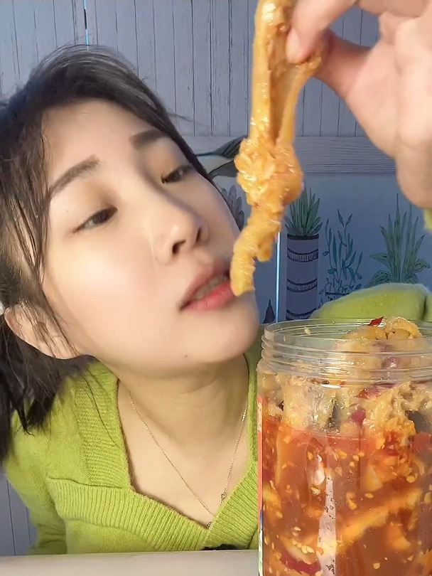 酸辣无骨鸡爪太好吃了