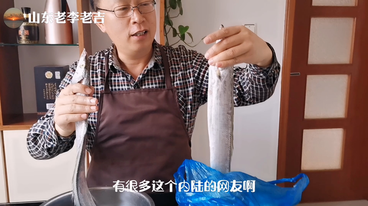 买鱼时,有人看鱼眼,有人看鱼鳃,海边人告诉你,看这里最靠谱