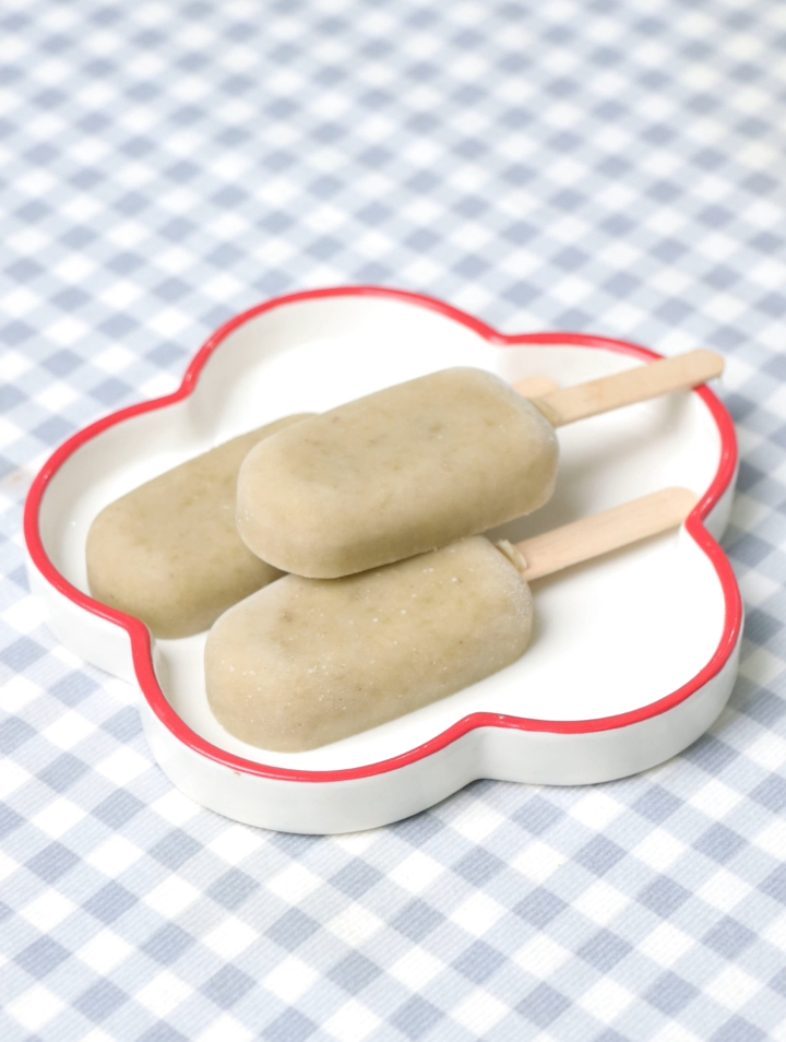 在这40℃夏天的快乐是绿豆冰棍给的~绿豆冰棍做法等你来get!