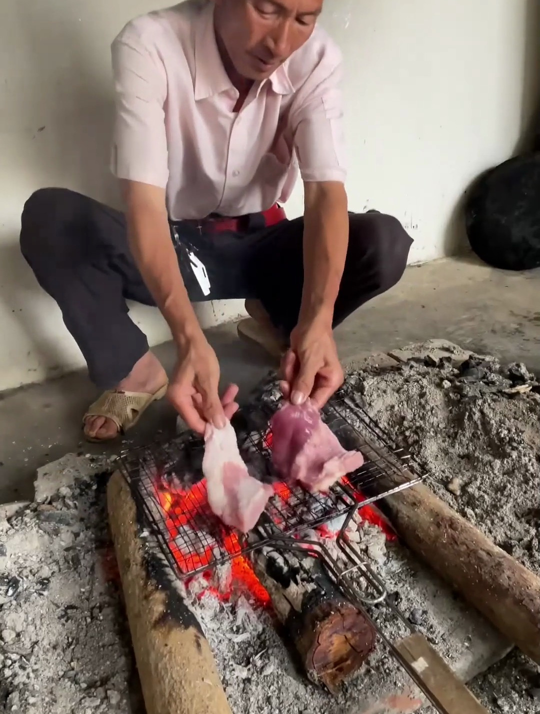 云南火烧肉米线非常美味!云