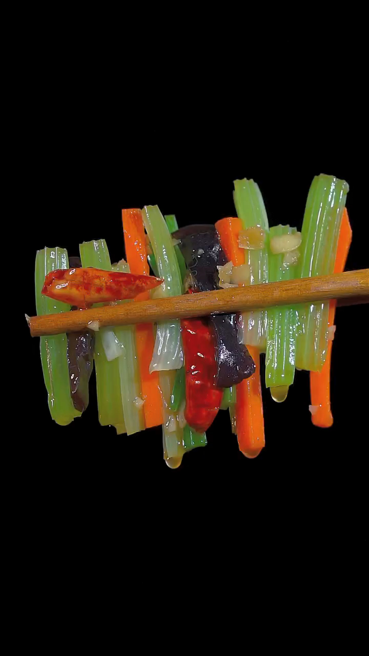 芹菜像我这样做,清脆爽口又解腻 凉拌芹菜