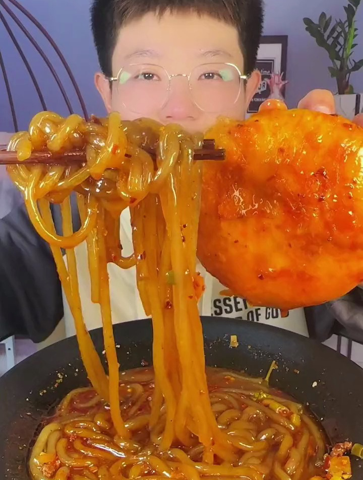 点酸辣粉的包子,可以查收一下