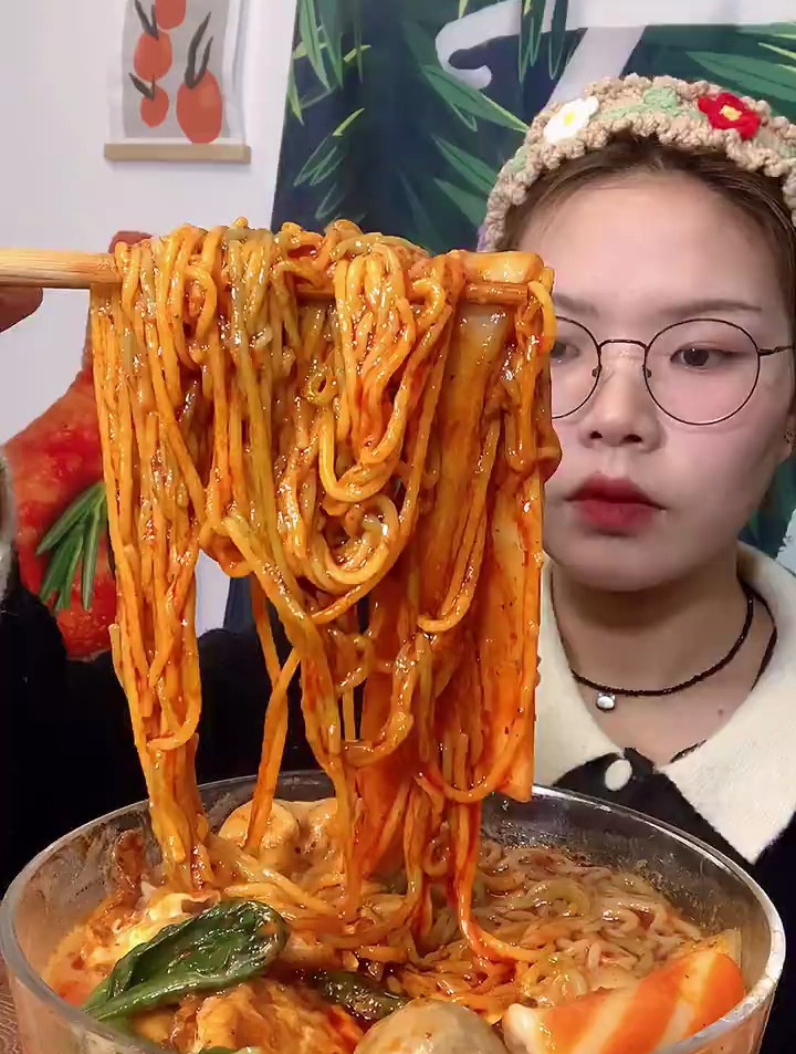 今天沉浸式吃黏糊麻辣烫,真的太入味了