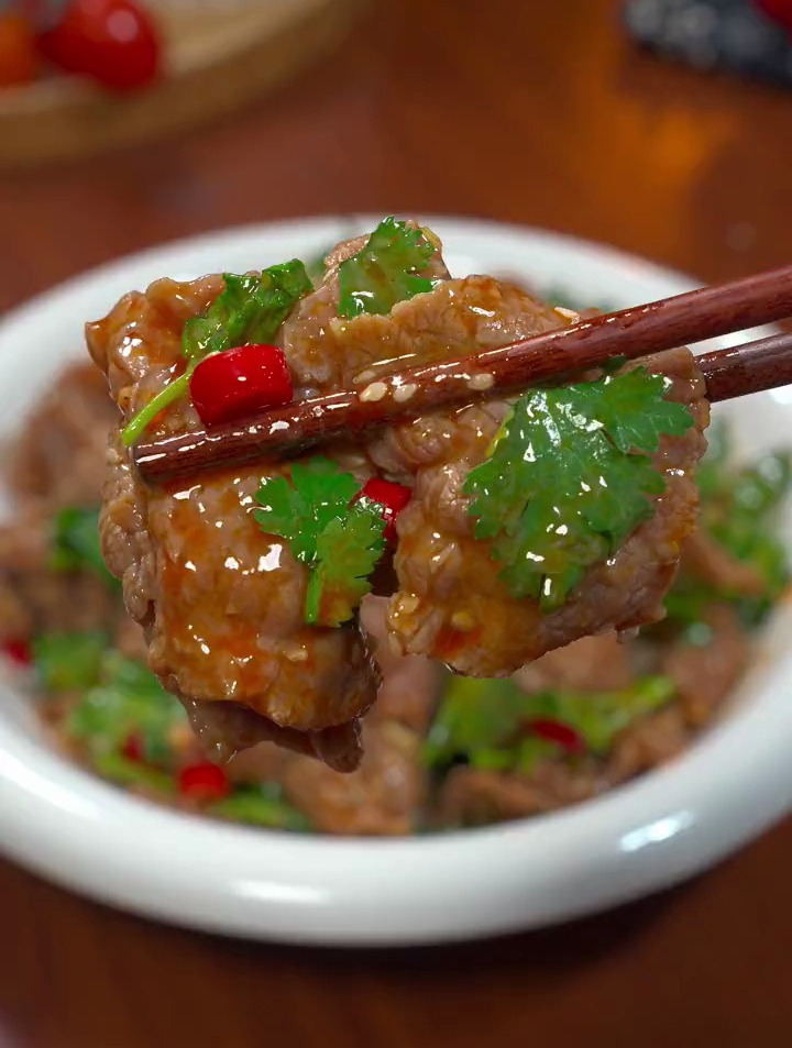 越吃越过瘾的香菜拌牛肉