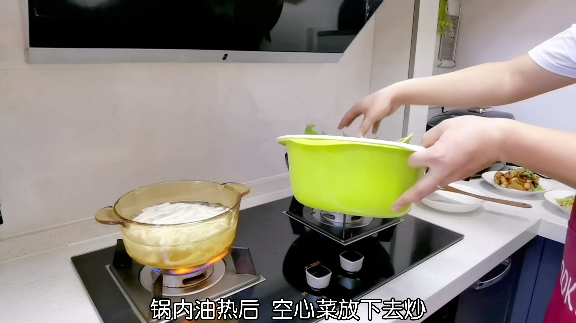 三伏天能下厨的都是真爱,午餐做几个家常小菜,最真实的生活