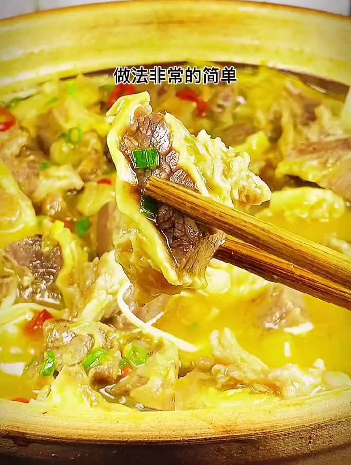 酒店里卖两百多一煲的金汤牛腩煲,自己在家也可以做