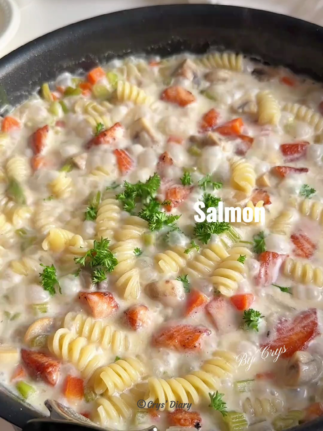 冬天绝配白汁三文鱼蘑菇意面汤巨巨巨鲜美