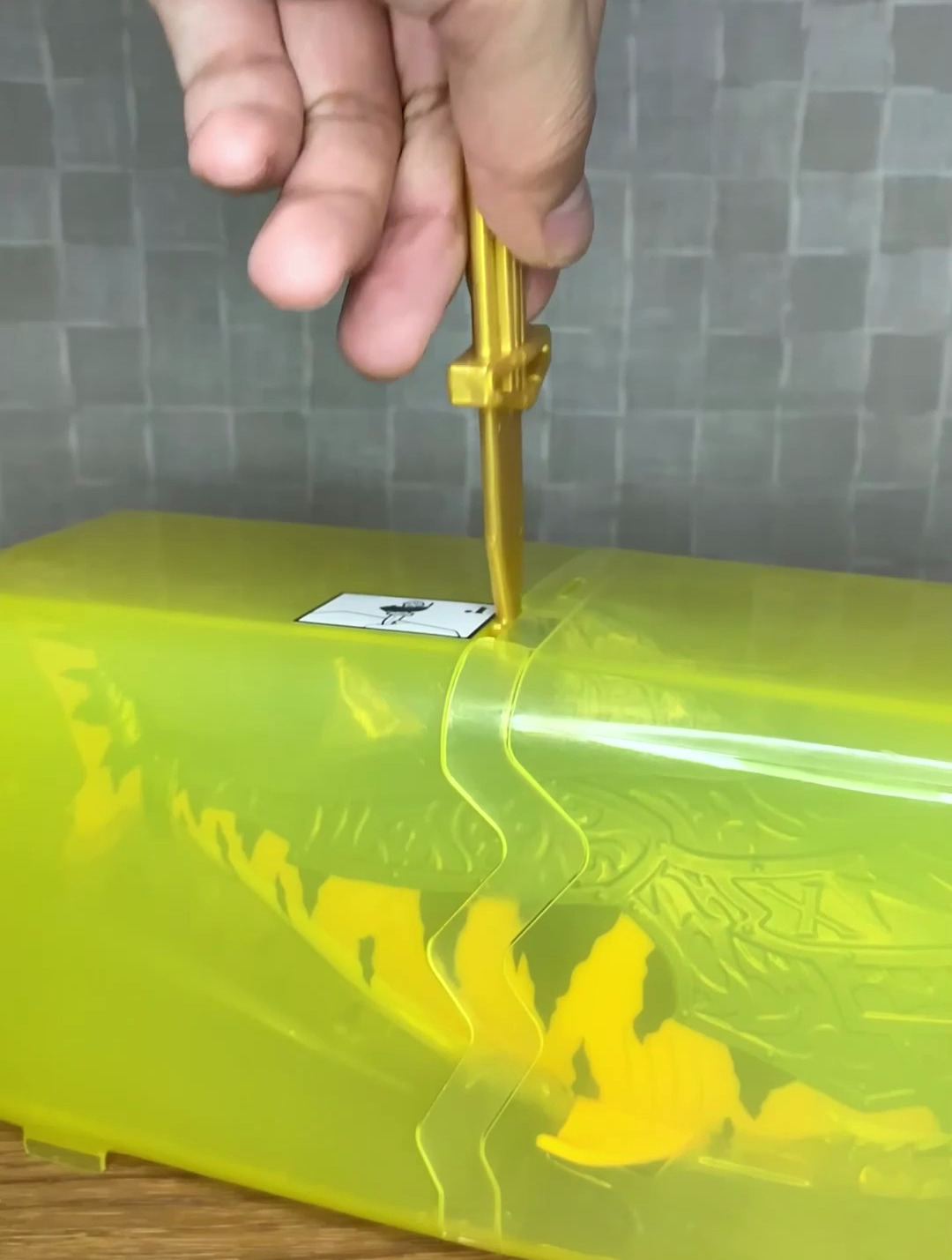 玩具试玩:黑色鲨鱼