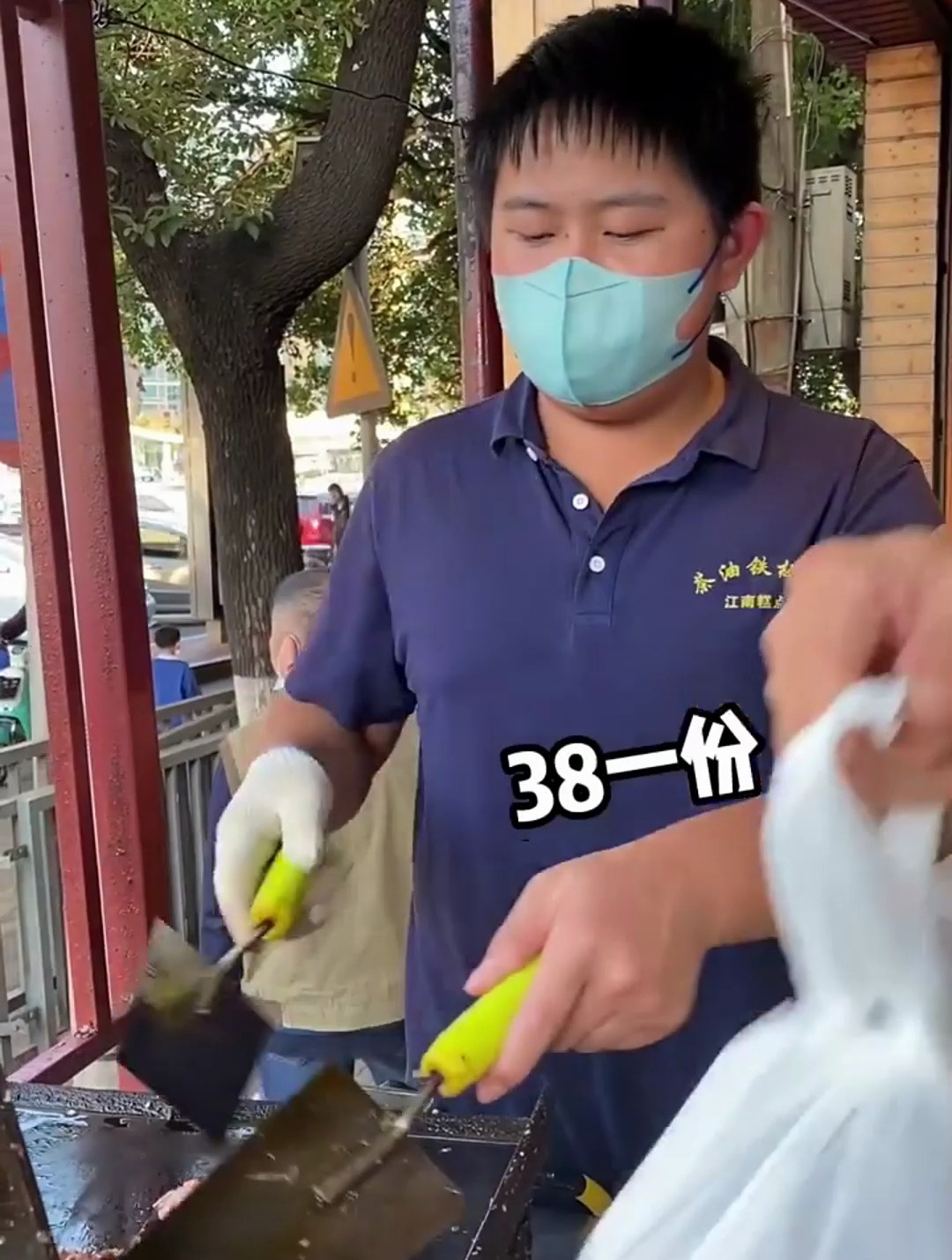 菜市场里的铁板烤鸭也太香了