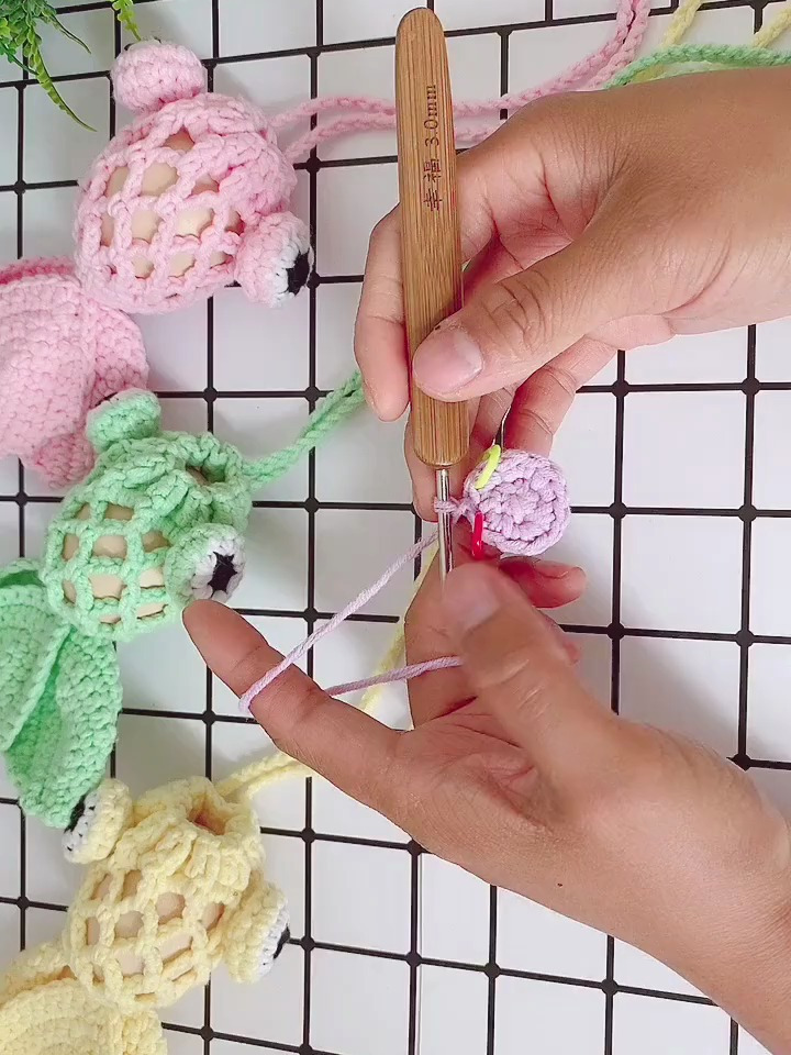 彩钩织蛋袋小金鱼教程