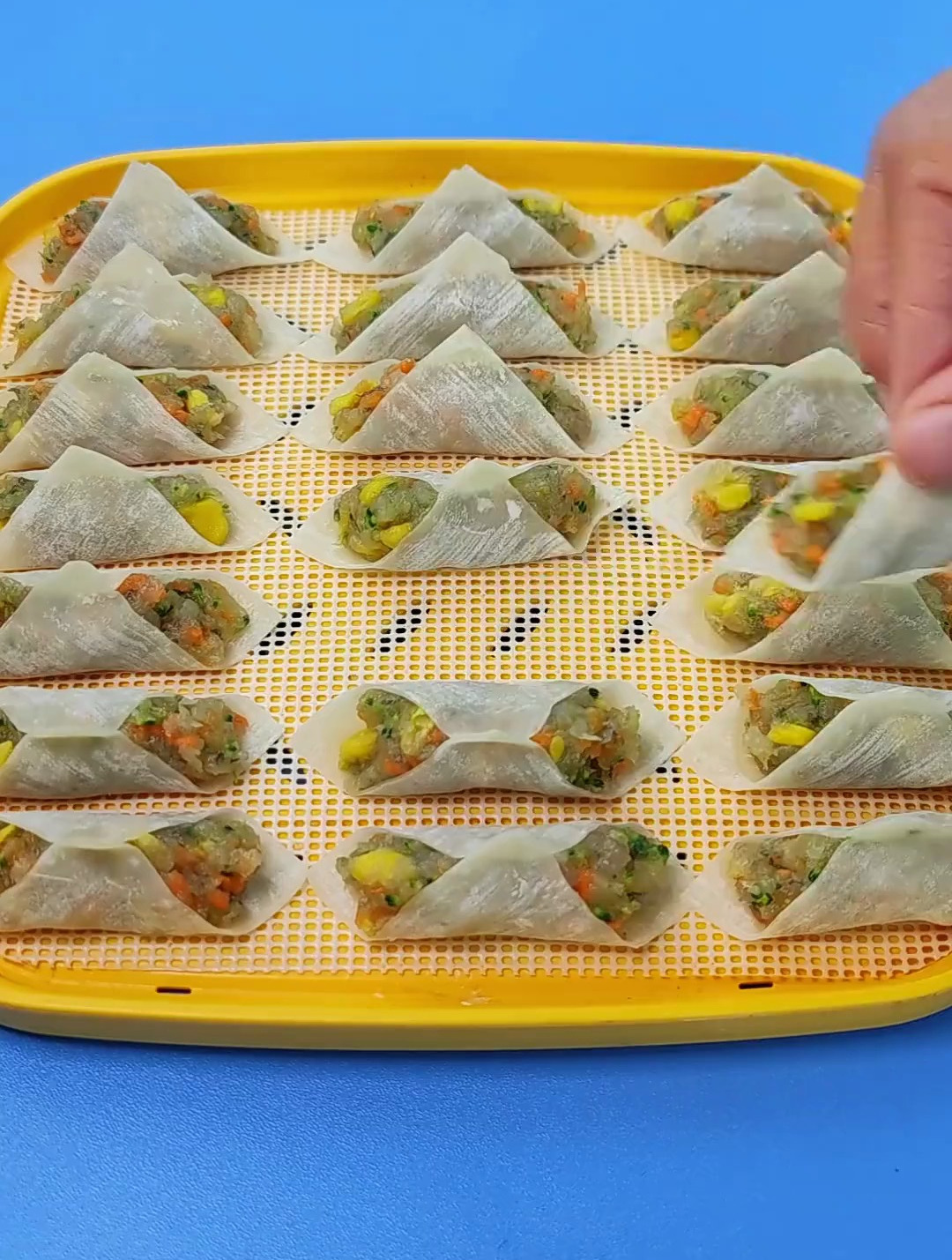 10个月宝宝就能吃的玉米鲜虾饺,营养美味,鲜嫩多汁,软嫩不柴