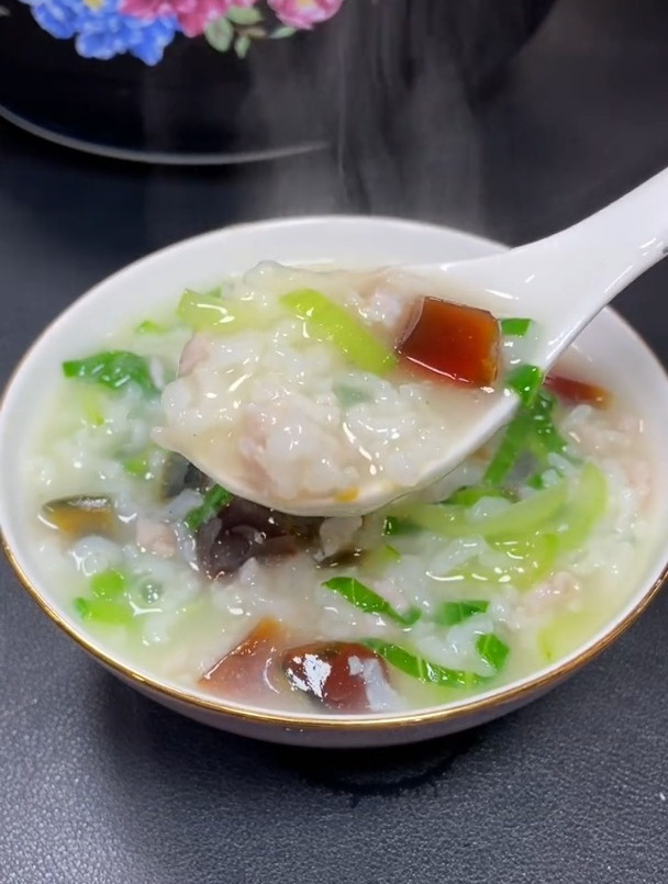 皮蛋瘦肉粥的做法!