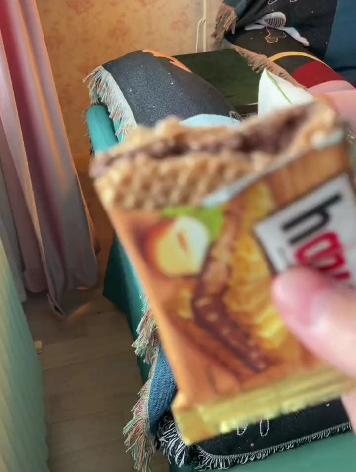 榛子巧克力威化,好吃,爱吃费列罗的可以试试